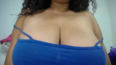 Snapshot of sexydarkboobs chatting on 01-10-25, 07:35 viole online show from 01-10-25, 07:35