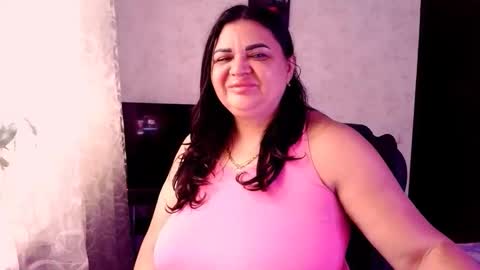 Snapshot of sexydollywoman chatting on 11-28-25, 08:28 sexydollywoman online show from 11-28-25, 08:28