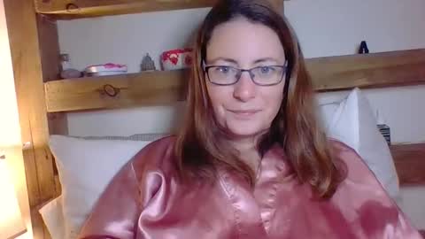 Snapshot of sexyemilyoliver chatting on 11-04-25, 09:41 Emily online show from 11-04-25, 09:41