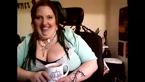 Snapshot of sexyemoprincess chatting on 11-24-25, 04:40 Wouldntyouliketoknow online show from 11-24-25, 04:40