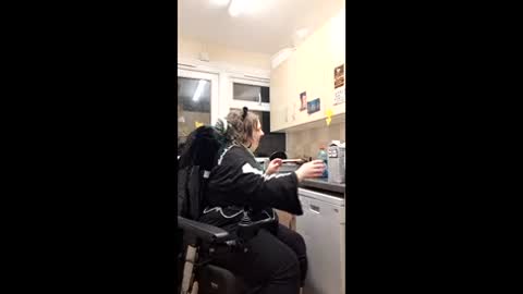Snapshot of sexyemoprincess chatting on 12-22-25, 06:49 Wouldntyouliketoknow online show from 12-22-25, 06:49