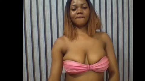 Snapshot of sexyeye368293 chatting on 12-16-25, 01:10 sexyeye368293 online show from 12-16-25, 01:10