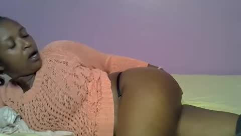 Snapshot of sexyfassy chatting on 10-28-25, 06:54 faisy online show from 10-28-25, 06:54