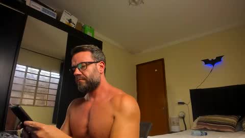 chris online show from 11-11-25, 04:18