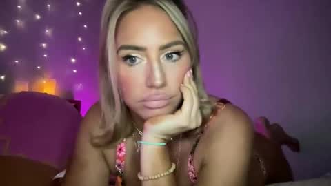 Snapshot of sexygoodvibebabe69 chatting on 12-28-24, 11:30 Ashley Love online show from 12-28-24, 11:30