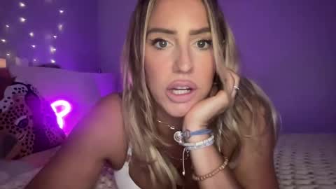 Snapshot of sexygoodvibebabe69 chatting on 02-08-25, 08:31 Ashley Love online show from 02-08-25, 08:31