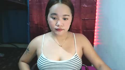 Snapshot of sexyheartyy chatting on 05-11-26, 04:51 Heart online show from 05-11-26, 04:51