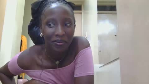 Snapshot of sexyhun084 chatting on 05-12-26, 01:52 sexyhun084 online show from 05-12-26, 01:52