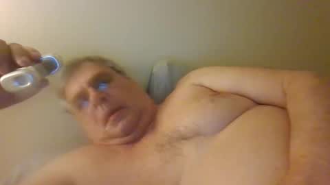 Snapshot of sexyiove chatting on 04-15-26, 08:21 chris online show from 04-15-26, 08:21
