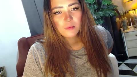 Snapshot of sexyjeanniecuntcums chatting on 04-19-26, 05:34 JENNY online show from 04-19-26, 05:34