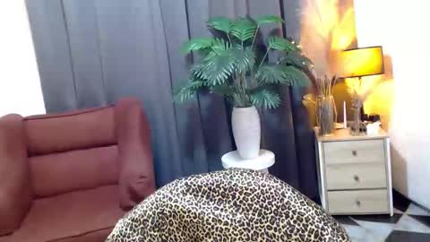 Snapshot of sexyjeanniecuntcums chatting on 04-28-26, 05:07 JENNY online show from 04-28-26, 05:07