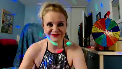 Jenny online show from 10-10-25, 07:46