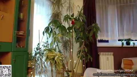 Snapshot of sexyjennyeu chatting on 06-11-26, 07:39 Jenny online show from 06-11-26, 07:39