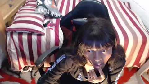 sexyjustin202 online show from 10-28-25, 02:04