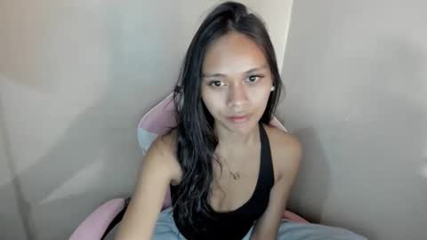 Snapshot of sexykarina_ chatting on 05-13-26, 06:11 Karina3 online show from 05-13-26, 06:11