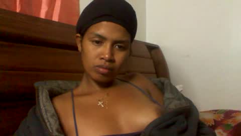 Snapshot of sexylarra12 chatting on 06-01-26, 05:25 sexylarra12 online show from 06-01-26, 05:25