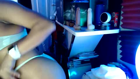 SEXYLATINCOUPLE online show from 12-17-24, 07:29