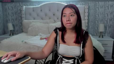 Snapshot of sexylaurita4u chatting on 04-27-26, 02:37 laura online show from 04-27-26, 02:37