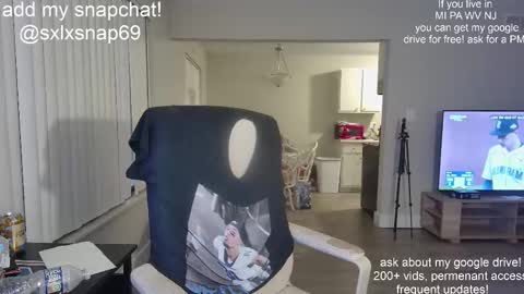 Snapshot of sexylax69 chatting on 10-11-25, 12:43 sexylax69 online show from 10-11-25, 12:43