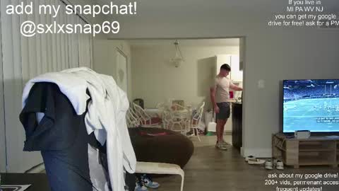 Snapshot of sexylax69 chatting on 10-14-25, 12:33 sexylax69 online show from 10-14-25, 12:33