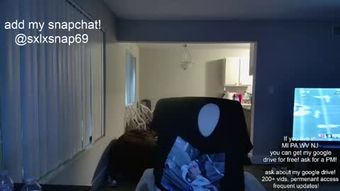 Snapshot of sexylax69 chatting on 10-17-25, 12:36 sexylax69 online show from 10-17-25, 12:36