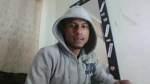 Snapshot of sexyleon69 chatting on 04-29-26, 07:01 Sexy leon online show from 04-29-26, 07:01