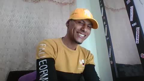 Snapshot of sexyleon69 chatting on 05-28-26, 08:33 Sexy leon online show from 05-28-26, 08:33