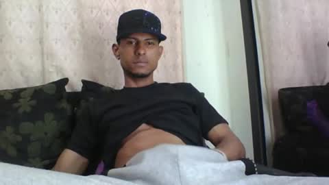 Snapshot of sexyleon69 chatting on 06-05-26, 09:42 Sexy leon online show from 06-05-26, 09:42