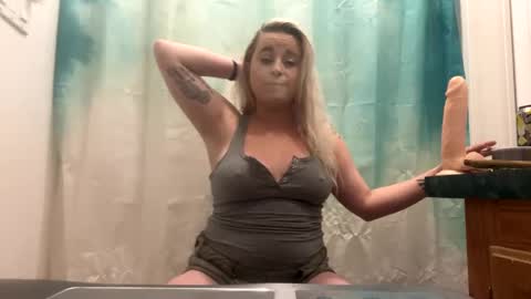 Snapshot of sexylilb17 chatting on 03-06-25, 02:30 sexylilb17 online show from 03-06-25, 02:30