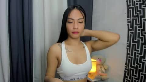 Snapshot of sexylovesappira chatting on 11-25-25, 07:47 maxine online show from 11-25-25, 07:47