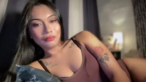 maxine online show from 04-11-26, 05:39