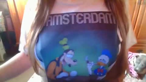 Snapshot of sexymisss24 chatting on 02-15-25, 12:01 sexymisss24 online show from 02-15-25, 12:01