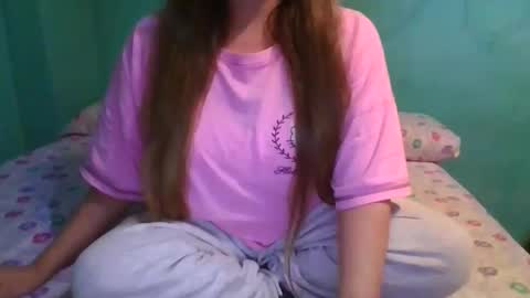 Snapshot of sexymisss24 chatting on 12-14-25, 06:23 sexymisss24 online show from 12-14-25, 06:23