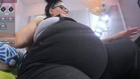 Snapshot of sexymoonlatina chatting on 05-29-26, 08:07 Natasha online show from 05-29-26, 08:07