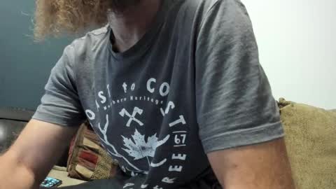 Snapshot of sexymountainman420 chatting on 10-17-25, 06:21 Sexymountainman420 online show from 10-17-25, 06:21