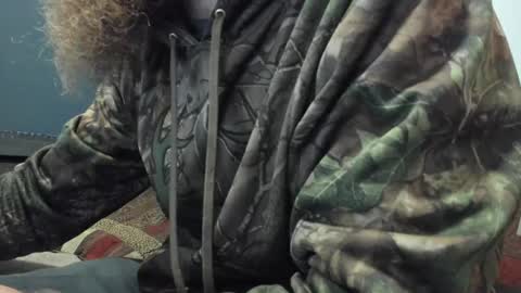 Snapshot of sexymountainman420 chatting on 10-25-25, 07:30 Sexymountainman420 online show from 10-25-25, 07:30