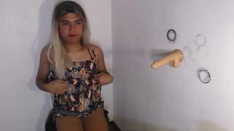 Snapshot of sexynatalia_ chatting on 09-16-25, 01:28 Natalia3 online show from 09-16-25, 01:28