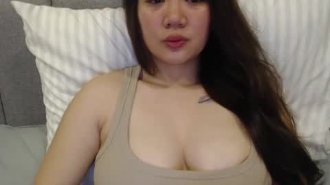 Snapshot of sexypenguin13 chatting on 12-27-24, 01:18 sexypenguin13 online show from 12-27-24, 01:18