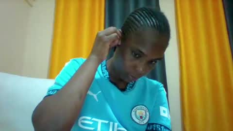 Snapshot of sexyqueen3457132 chatting on 01-16-25, 10:12 DOVY ACHIENG online show from 01-16-25, 10:12