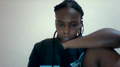 Snapshot of sexyqueen3457132 chatting on 01-20-25, 02:43 DOVY ACHIENG online show from 01-20-25, 02:43