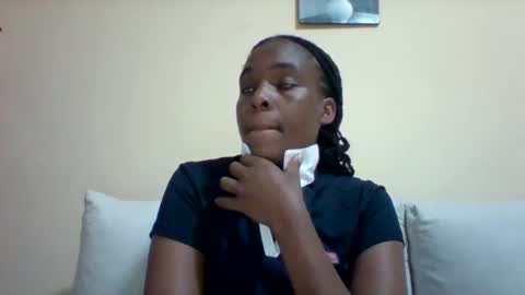 Snapshot of sexyqueen3457132 chatting on 01-21-25, 04:27 DOVY ACHIENG online show from 01-21-25, 04:27