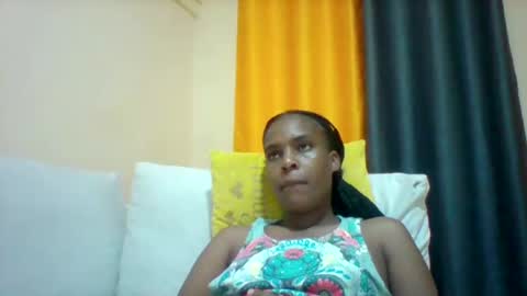 Snapshot of sexyqueen3457132 chatting on 01-23-25, 06:35 DOVY ACHIENG online show from 01-23-25, 06:35