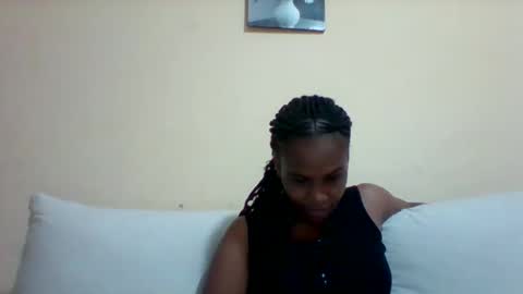 Snapshot of sexyqueen3457132 chatting on 01-25-25, 06:02 DOVY ACHIENG online show from 01-25-25, 06:02
