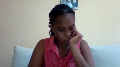 Snapshot of sexyqueen3457132 chatting on 01-27-25, 01:09 DOVY ACHIENG online show from 01-27-25, 01:09