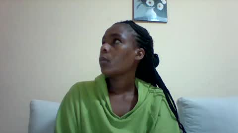 Snapshot of sexyqueen3457132 chatting on 01-30-25, 03:29 DOVY ACHIENG online show from 01-30-25, 03:29