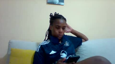 Snapshot of sexyqueen3457132 chatting on 02-03-25, 02:45 DOVY ACHIENG online show from 02-03-25, 02:45