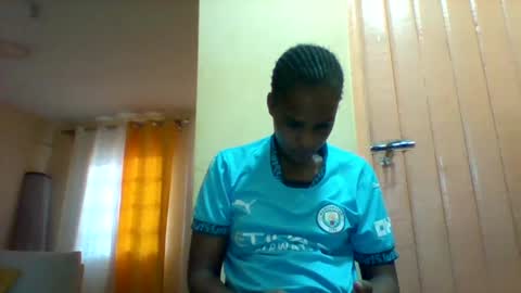 Snapshot of sexyqueen3457132 chatting on 02-15-25, 12:11 DOVY ACHIENG online show from 02-15-25, 12:11