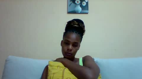 Snapshot of sexyqueen3457132 chatting on 02-21-25, 10:37 DOVY ACHIENG online show from 02-21-25, 10:37