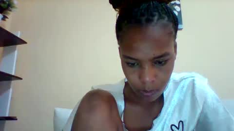 Snapshot of sexyqueen3457132 chatting on 03-01-25, 09:18 DOVY ACHIENG online show from 03-01-25, 09:18