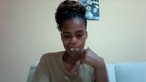 Snapshot of sexyqueen3457132 chatting on 03-05-25, 01:28 DOVY ACHIENG online show from 03-05-25, 01:28